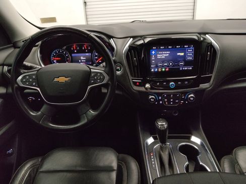 Used 2020 Chevrolet Traverse LT w/ Driver Confidence II Package AWD/4WD image 22