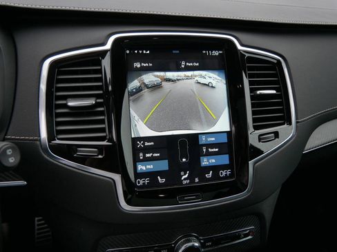 Used 2020 Volvo XC90 T8 R-Design image 18