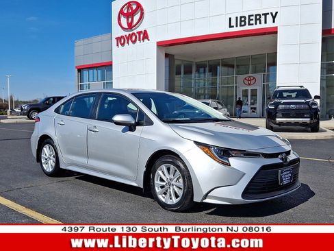 Used 2024 Toyota Corolla LE w/ LE Convenience Package image 1