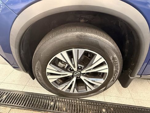 Used 2022 Nissan Rogue SV image 40