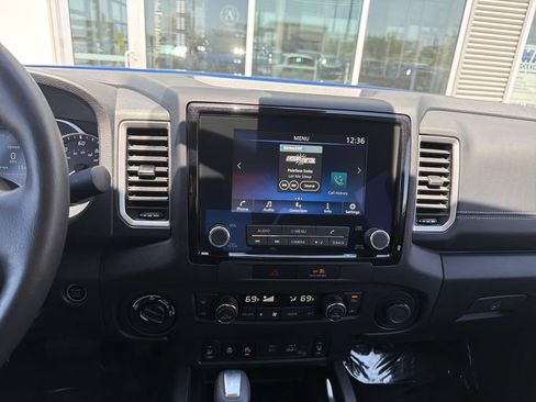 Used 2023 Nissan Frontier SV w/ Technology Package AWD/4WD image 18