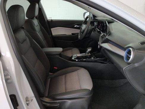 Certified 2024 Chevrolet Trax LT FWD image 26
