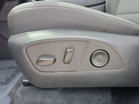 Certified 2025 GMC Acadia Elevation FWD image 18