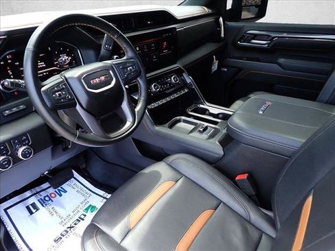 Used 2025 GMC Sierra 2500 AT4 w/ AT4 Premium Plus Package AWD/4WD image 12
