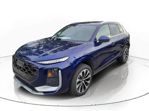New 2026 Audi Q3 quattro 2.0T AWD/4WD image 2