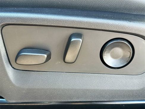 New 2024 Chevrolet Colorado LT w/ LT Convenience Package III image 16