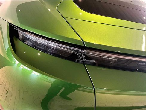 Used 2022 Porsche Taycan 4S image 34