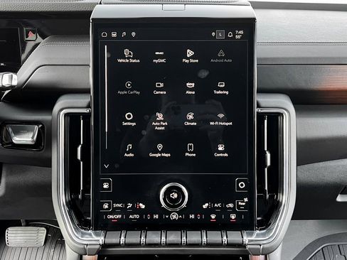 Used 2025 GMC Yukon Denali image 28