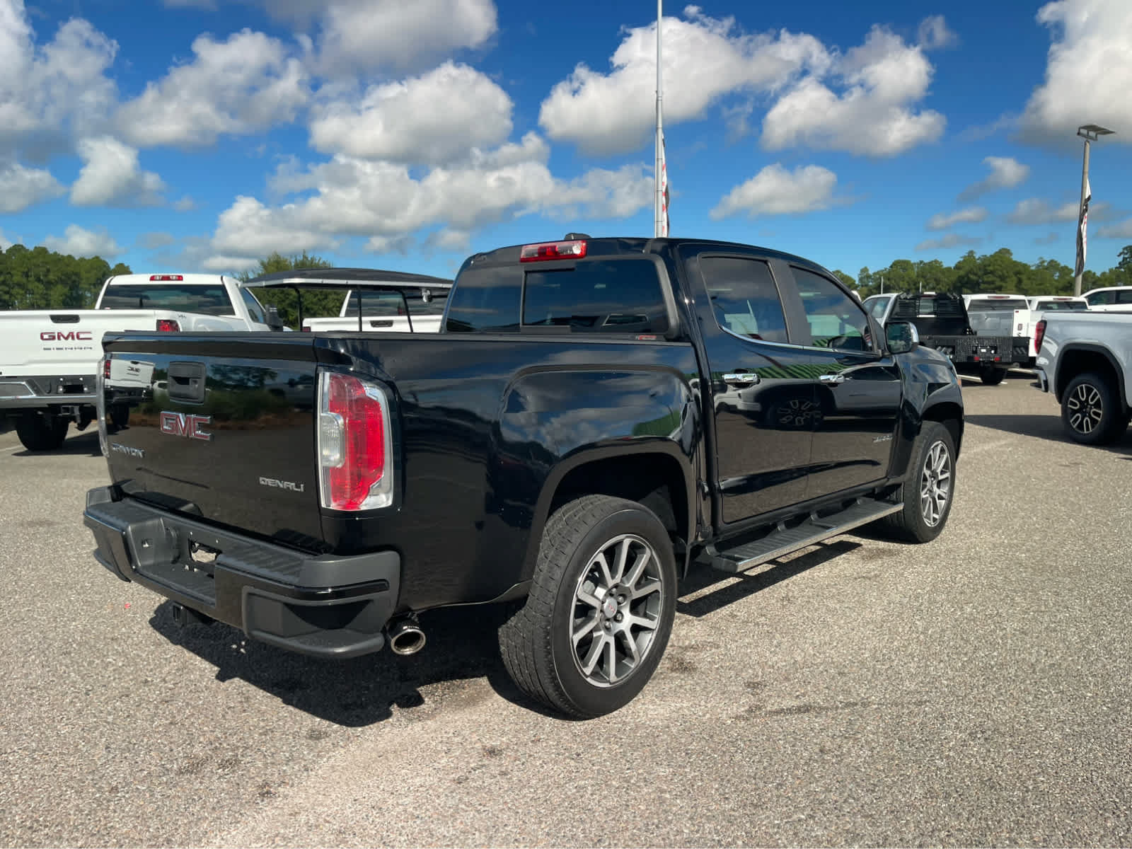 Used 2017 GMC Canyon Denali RWD image 5