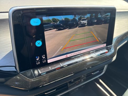 New 2026 Volkswagen Atlas Cross Sport SE image 19