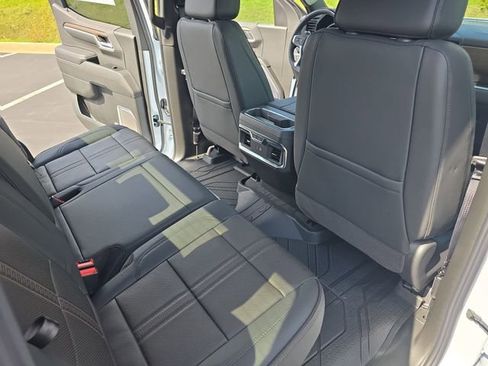 New 2026 Chevrolet Silverado 1500 High Country AWD/4WD image 12