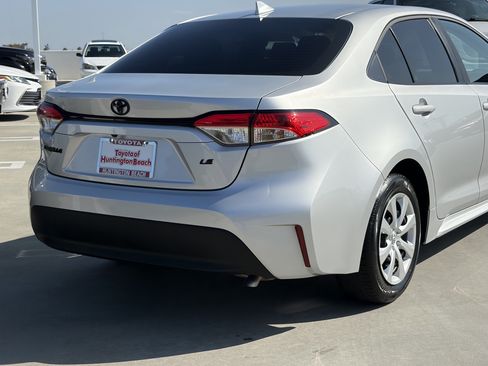 Certified 2025 Toyota Corolla LE FWD image 4