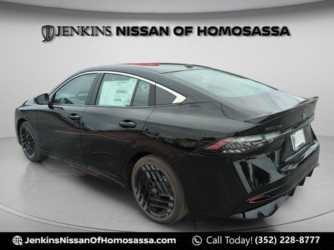 New 2026 Nissan Sentra SR w/ Floor Mat Package FWD image 6