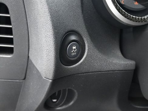 Used 2020 Nissan 370Z w/ Sport Package image 15