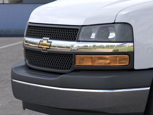 New 2025 Chevrolet Express 2500 w/ Enhanced Convenience Package RWD image 61