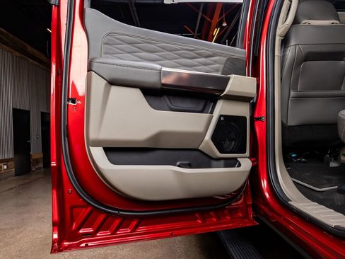 Used 2026 Ford F250 Platinum w/ Platinum Plus Package image 37