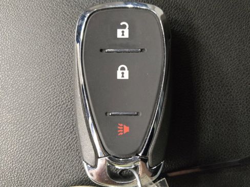 Used 2021 Chevrolet Equinox LT w/ LPO, Floor Liner Package FWD image 32