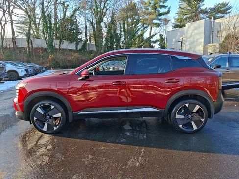 Certified 2025 Nissan Kicks SR image 4