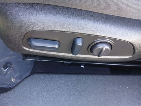 Used 2023 Chevrolet Malibu LT image 12