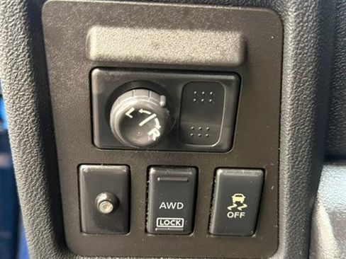 Used 2011 Nissan Rogue S AWD/4WD image 25