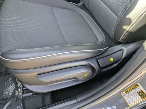 Certified 2025 Hyundai Venue Limited FWD image 14