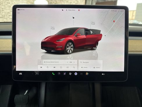 Used 2022 Tesla Model Y Long Range image 19