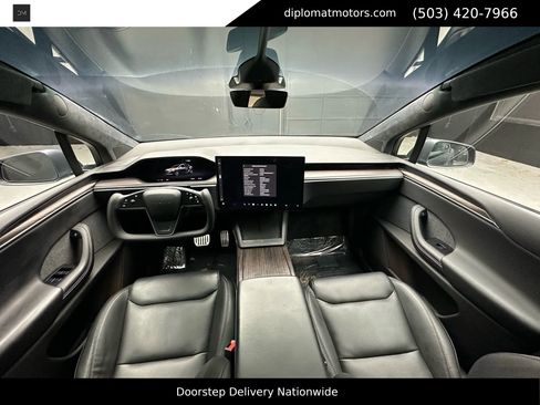 Used 2023 Tesla Model X image 35