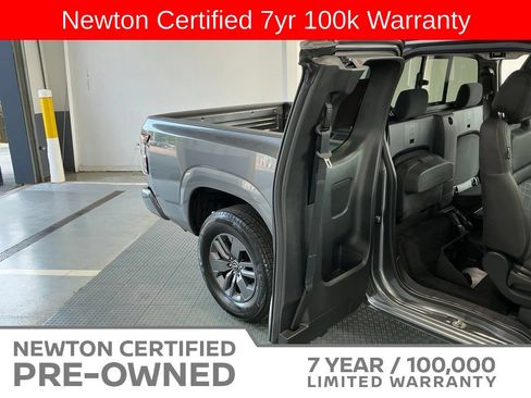 Used 2025 Nissan Frontier SV RWD image 38