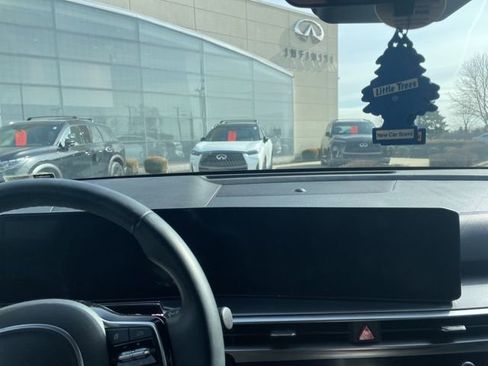 Used 2024 Kia Sorento S w/ Panoramic Sunroof Package image 10