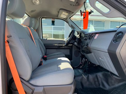 Used 2015 Ford F550 4x4 Regular Cab Super Duty image 24