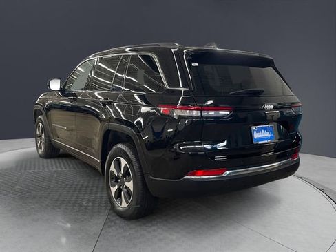 Used 2023 Jeep Grand Cherokee 4WD 4xe image 3