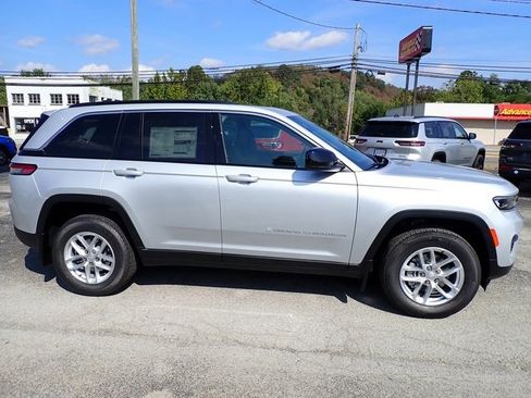 New 2025 Jeep Grand Cherokee Laredo X image 8