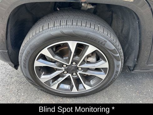 Certified 2022 Jeep Grand Cherokee Overland w/ Luxury Tech Group IV image 12