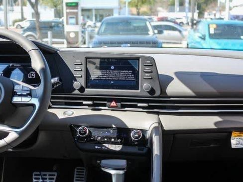 Certified 2025 Hyundai Elantra Sport FWD image 18