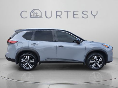 Certified 2024 Nissan Rogue SL w/ SL Premium Package FWD image 8