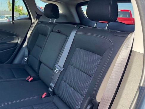 Used 2024 GMC Terrain SLE w/ Driver Convenience Package image 12