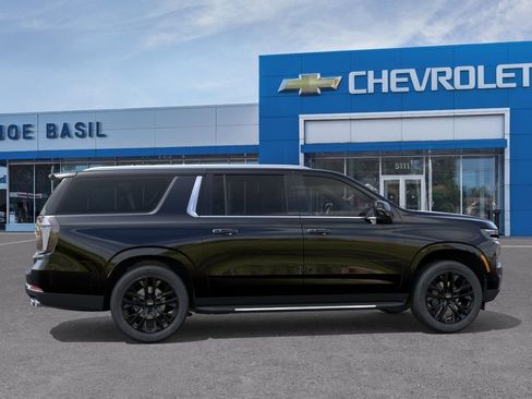 New 2026 Chevrolet Suburban Premier AWD/4WD image 5