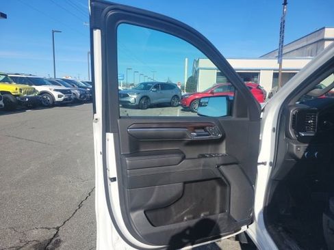 Used 2024 GMC Sierra 1500 SLT image 13