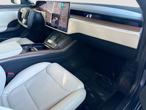 Used 2022 Tesla Model S image 31