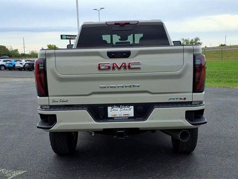 New 2026 GMC Sierra 2500 AT4 w/ AT4 Premium Plus Package image 7