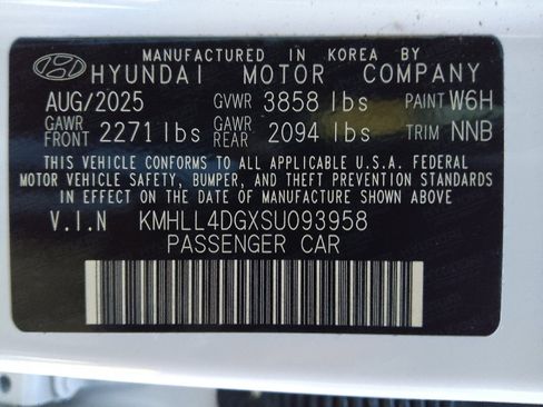 Used 2025 Hyundai Elantra SE FWD image 33