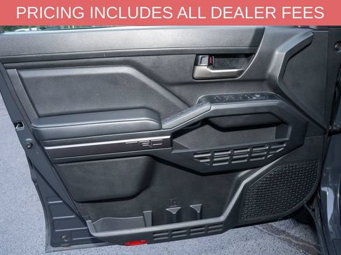 Certified 2025 Toyota Tacoma TRD Off-Road AWD/4WD image 10