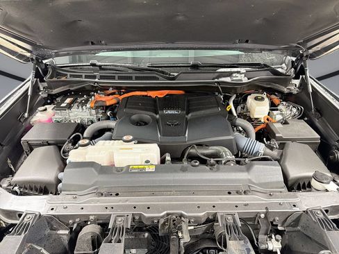 Used 2023 Toyota Sequoia SR5 w/ SR5 Premium Package AWD/4WD image 14