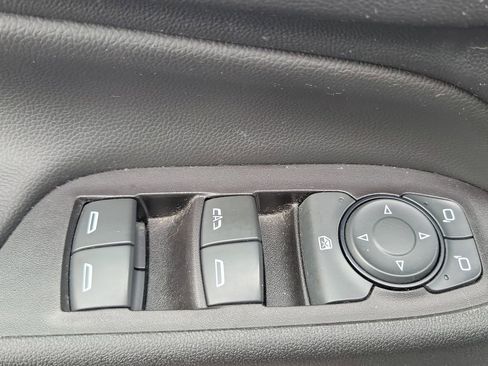 Used 2019 Chevrolet Equinox LT FWD image 19