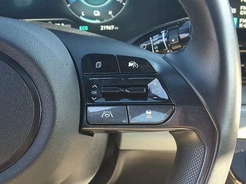 Used 2024 Hyundai Elantra Limited image 25