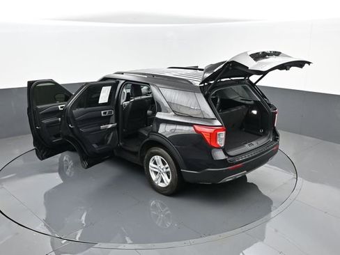 Used 2023 Ford Explorer XLT w/ Equipment Group 202A image 28