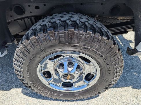 Used 2015 Chevrolet Silverado 2500 LT AWD/4WD image 10
