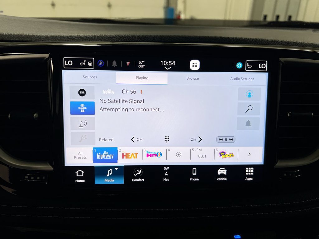 New 2027 Chrysler Pacifica Select w/ Family Tech Group AWD/4WD image 14
