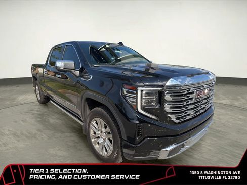 Used 2023 GMC Sierra 1500 Denali w/ Technology Package AWD/4WD image 2