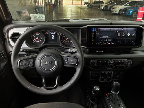 Used 2025 Jeep Wrangler Unlimited Sport AWD/4WD image 13